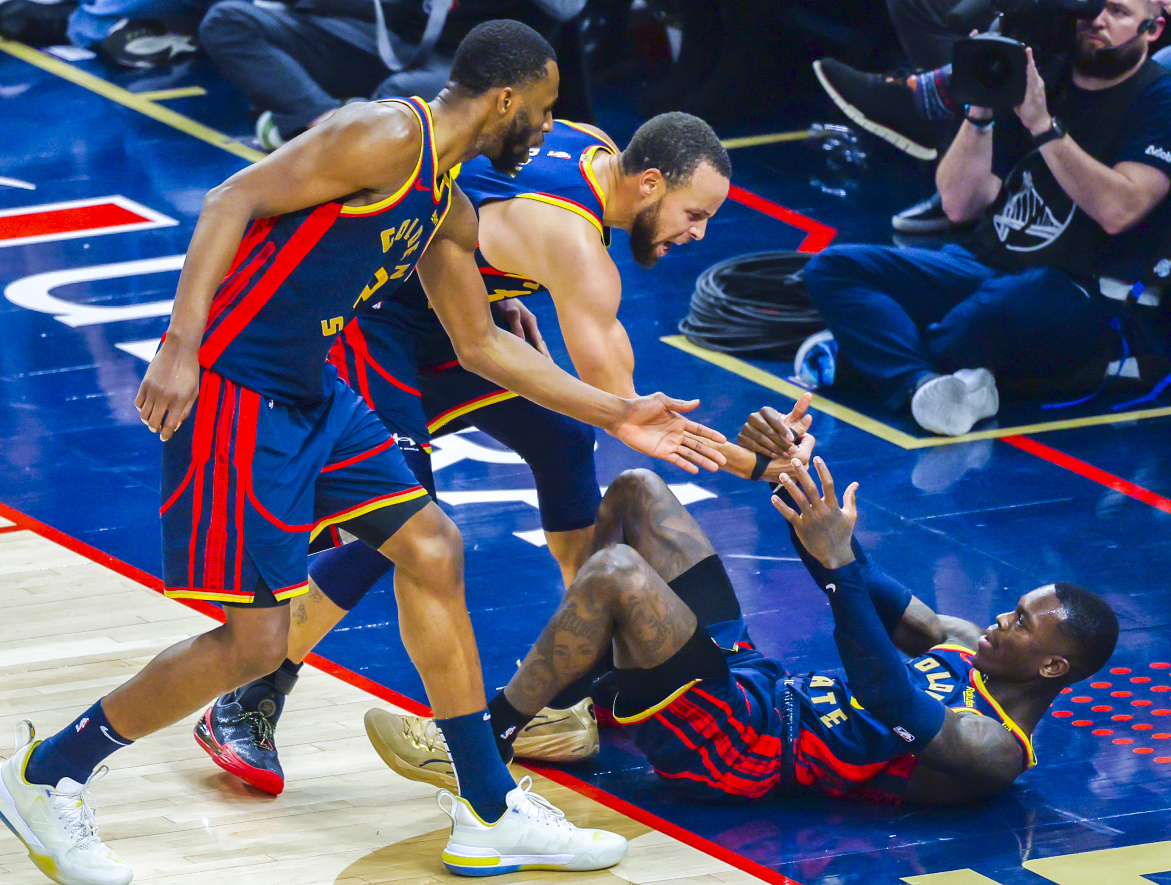NBA豪强对抗全面展开精彩激烈比赛不容错过